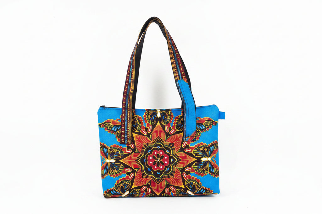 BOLSA TOTE ARTESANAL MANDALA FLORES E BORBOLETAS