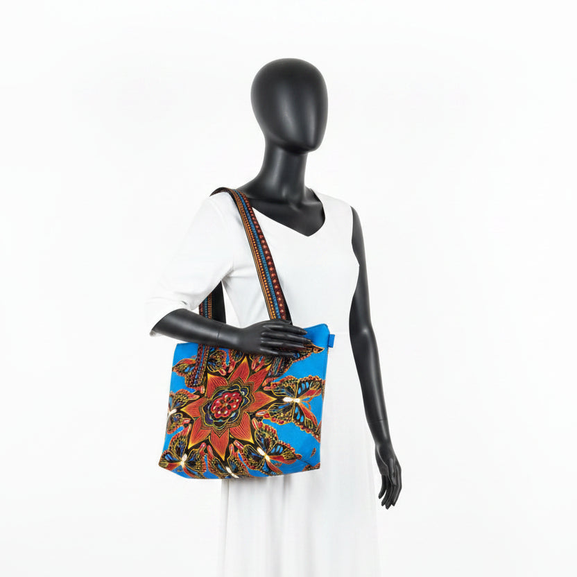 BOLSA TOTE ARTESANAL MANDALA FLORES E BORBOLETAS
