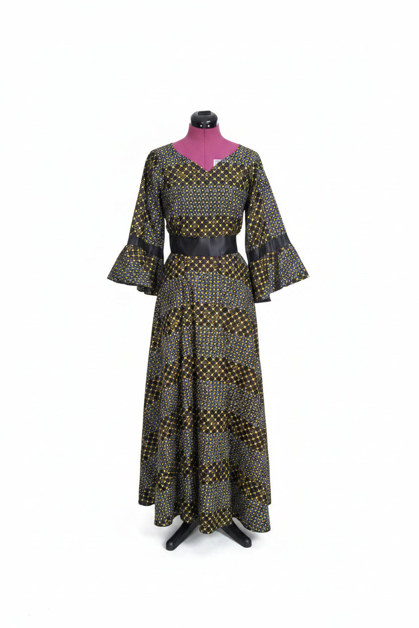 Vestido Longo Boho Geométrico com Mangas Flare e Faixa na Cintura