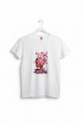 CAMISETA ESTAMPADA FEMININA – ARTE FLORAL COM BORBOLETAS