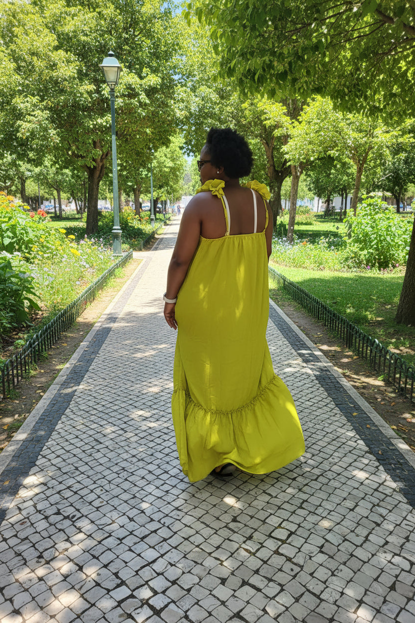 VESTIDO LONGO FLUIDO COM DETALHE DE BABADOS