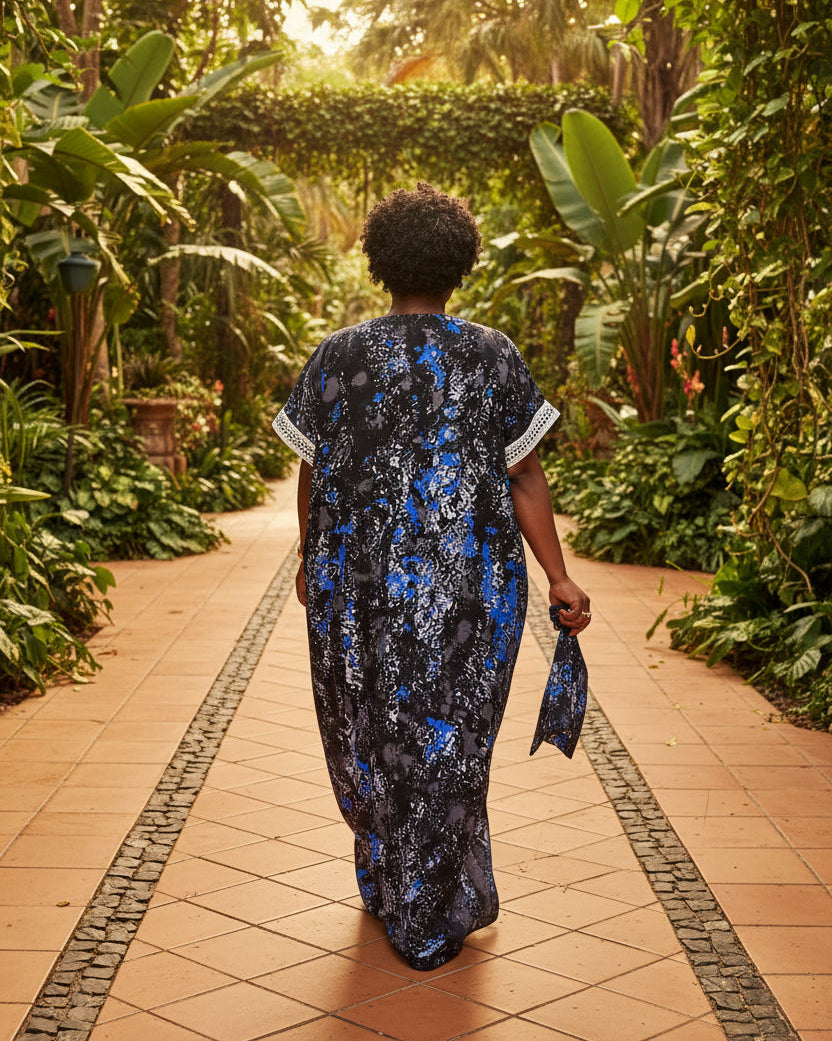 VESTIDO LONGO CAFTAN COM DETALHES EM RENDA – AZUL | TINTO | ROXO